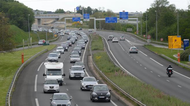 Plus de 300 km de bouchons sur les routes pour le retour du pont Plus de 300 km de bouchons sur les routes pour le retour du pont